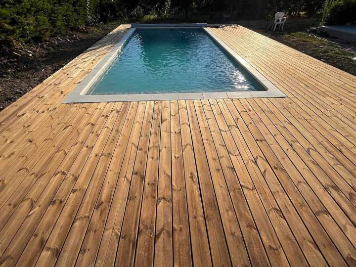 Aménagement de plage de piscine Grenoble